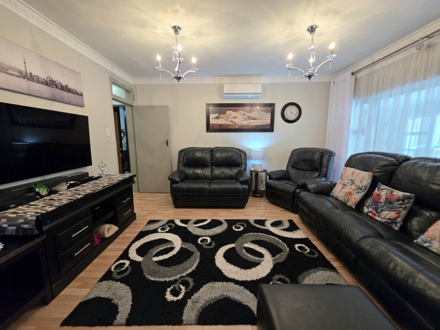 4 Bedroom Property for Sale in Jan Cillierspark Free State